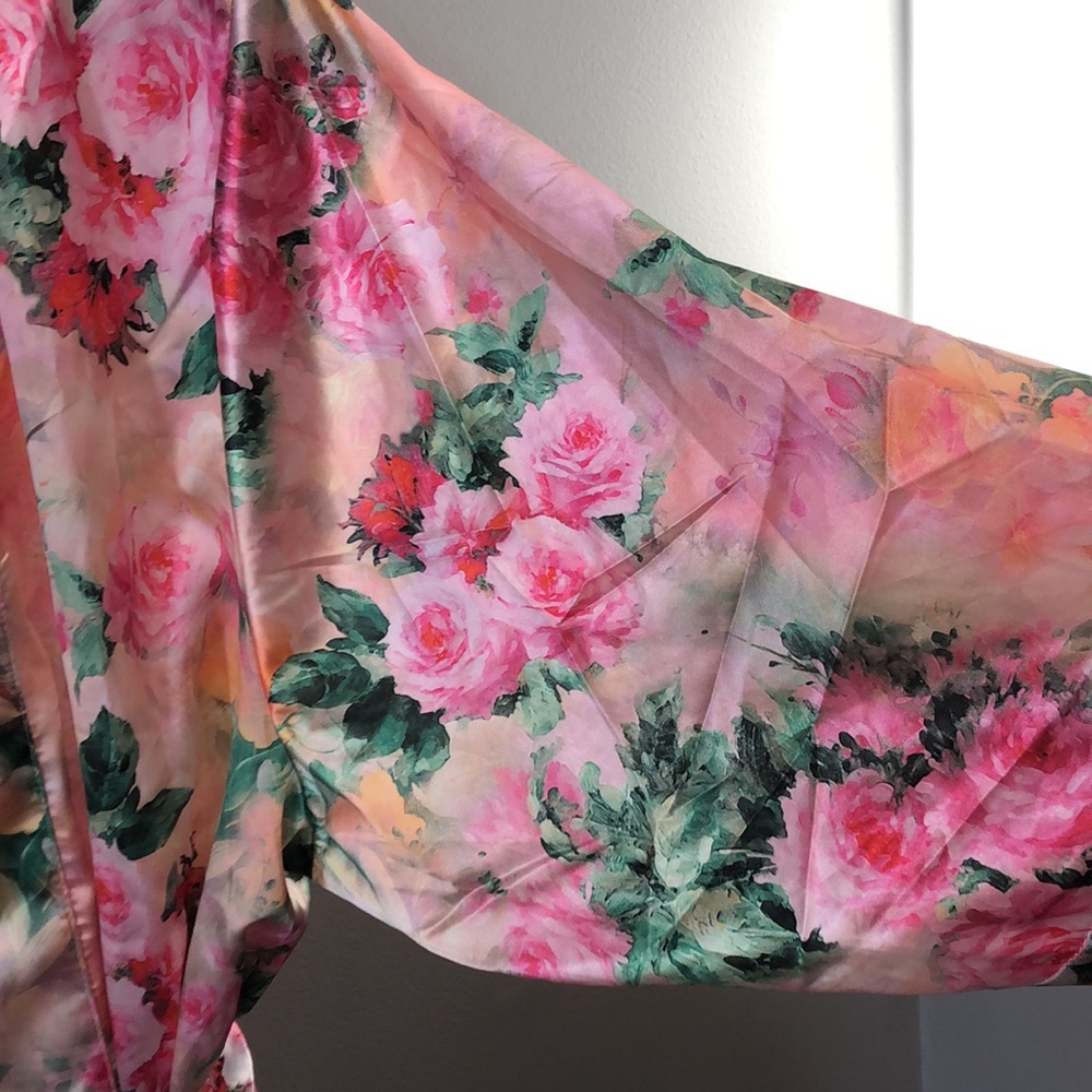 David’s Bridal Floral Robe - Picture 2 of 9